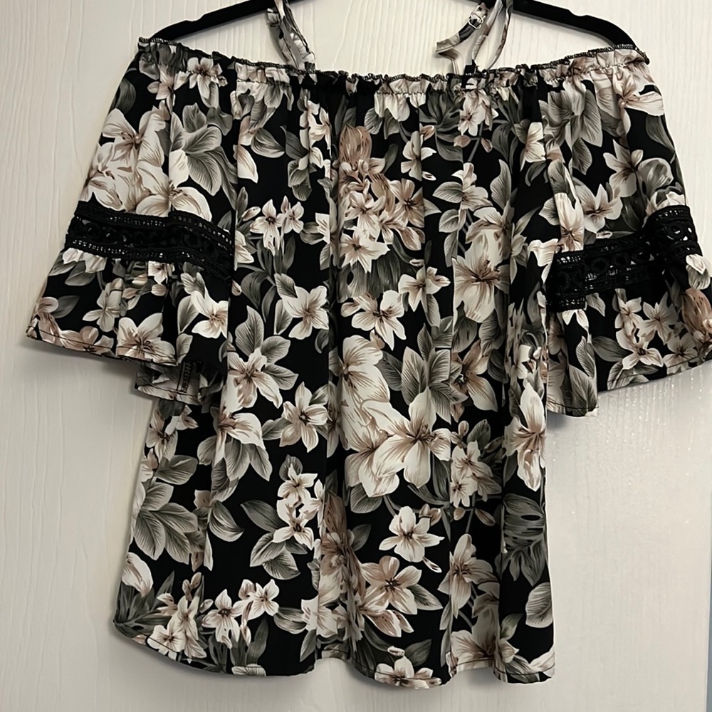Size M floral off the shoulder top